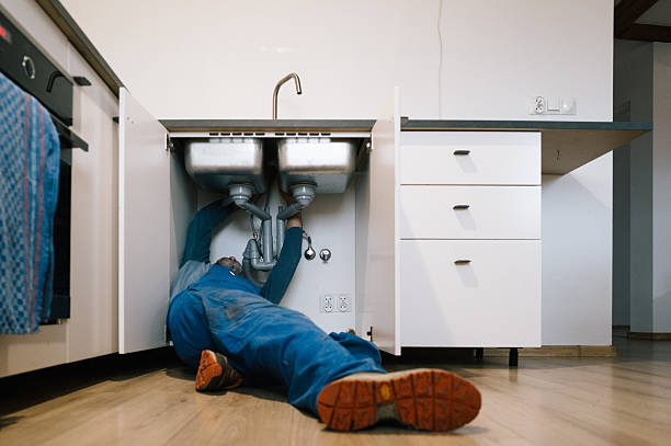 Professional Plumbing technician working in Ordinary, VA